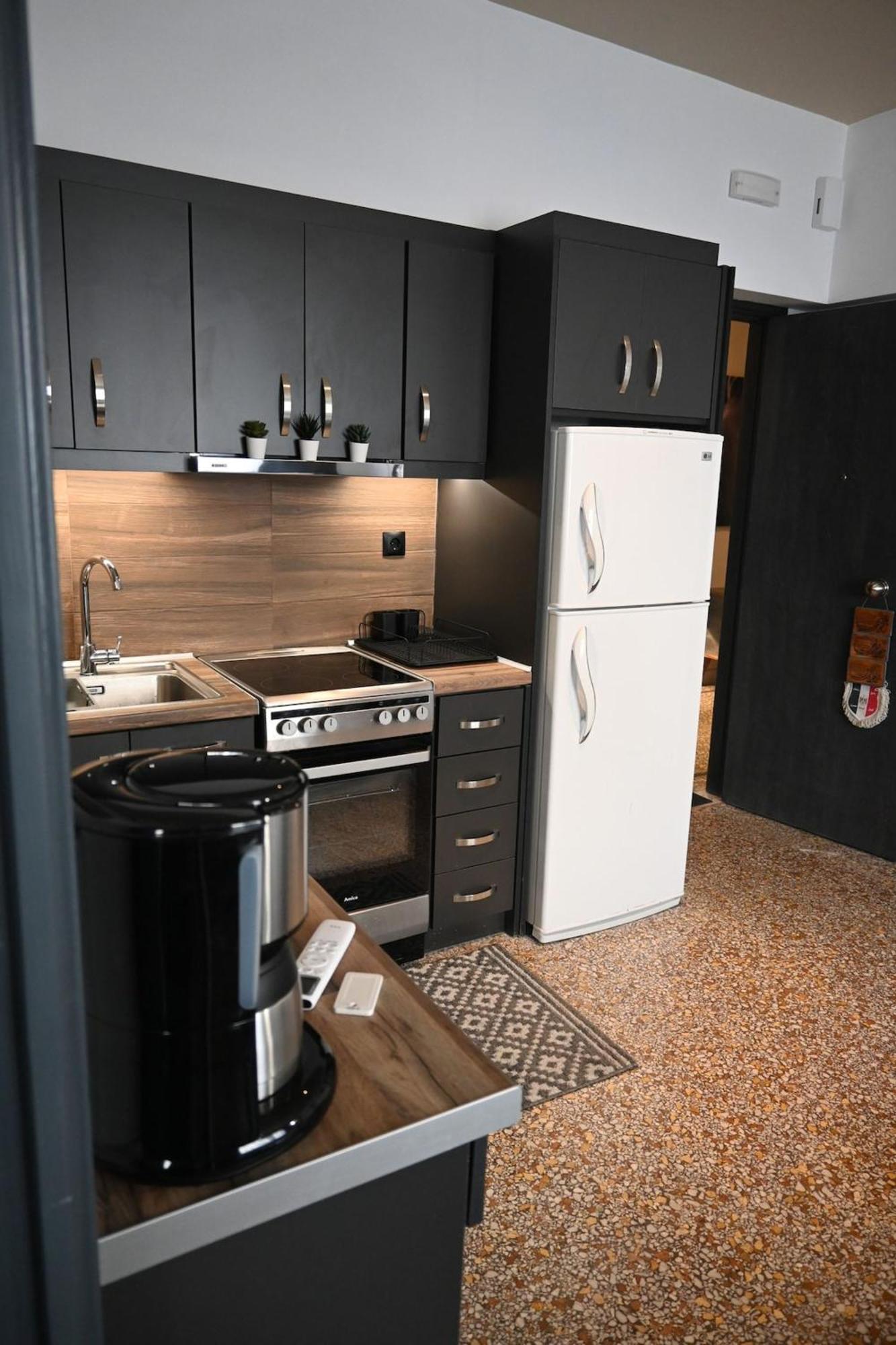 Haris 303 Apartment By Vpn Accomodation Athènes Extérieur photo